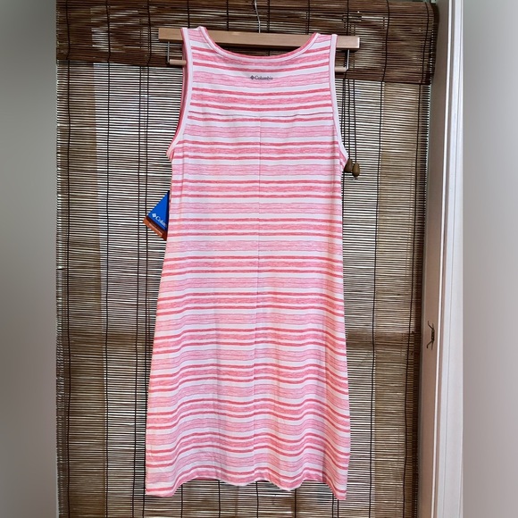 NWT! Columbia Pink and White Sheath Mini Dress - Picture 4 of 6